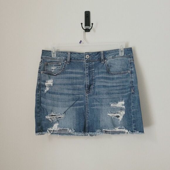 American Eagle Distressed Denim Skirt Size 14 - Picture 1 of 5